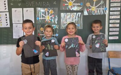 “Svemir je knjiga što tajne skriva, u njemu život zauvijek biva!”